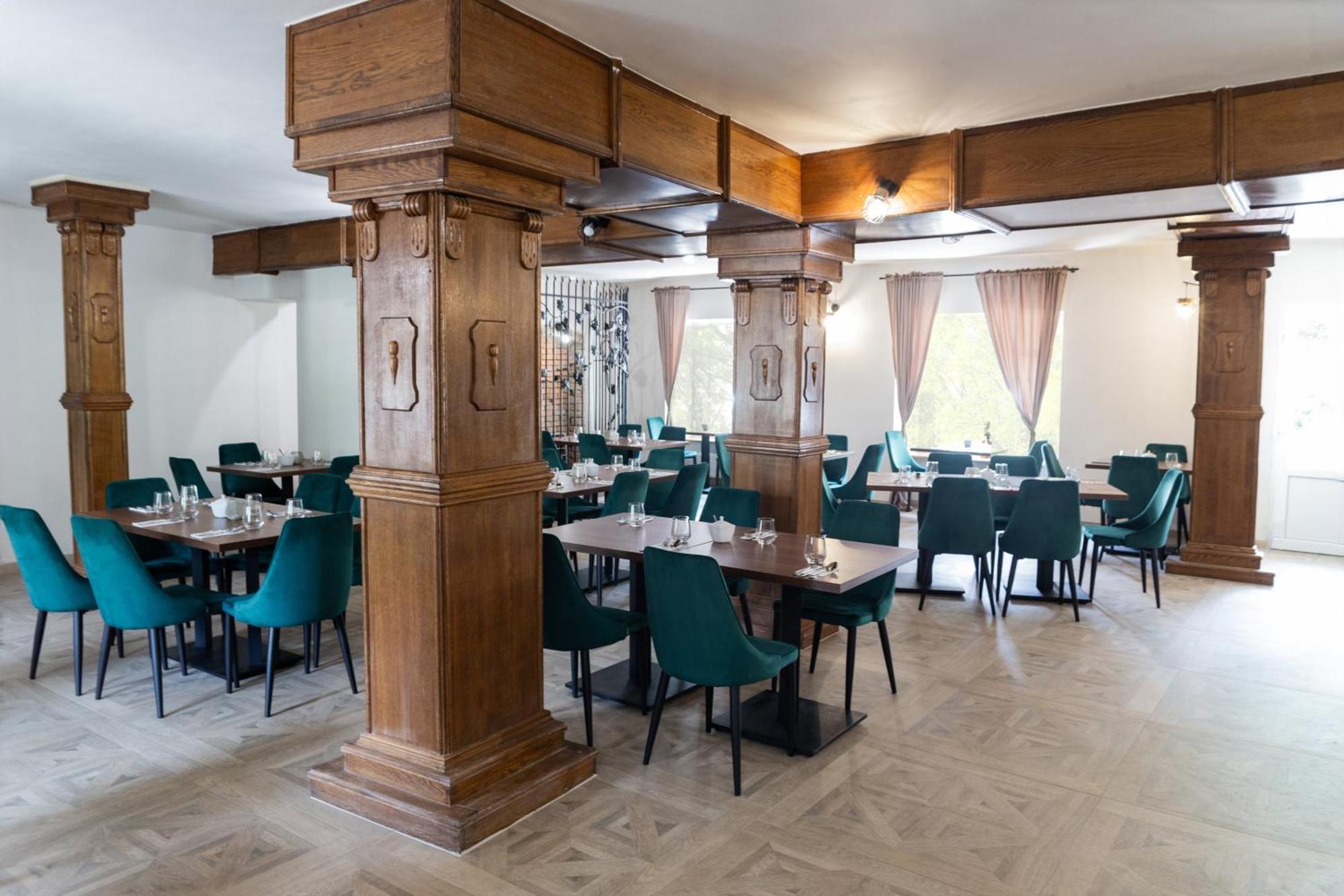 Zamek Nowecin Hotel Łeba Kültér fotó